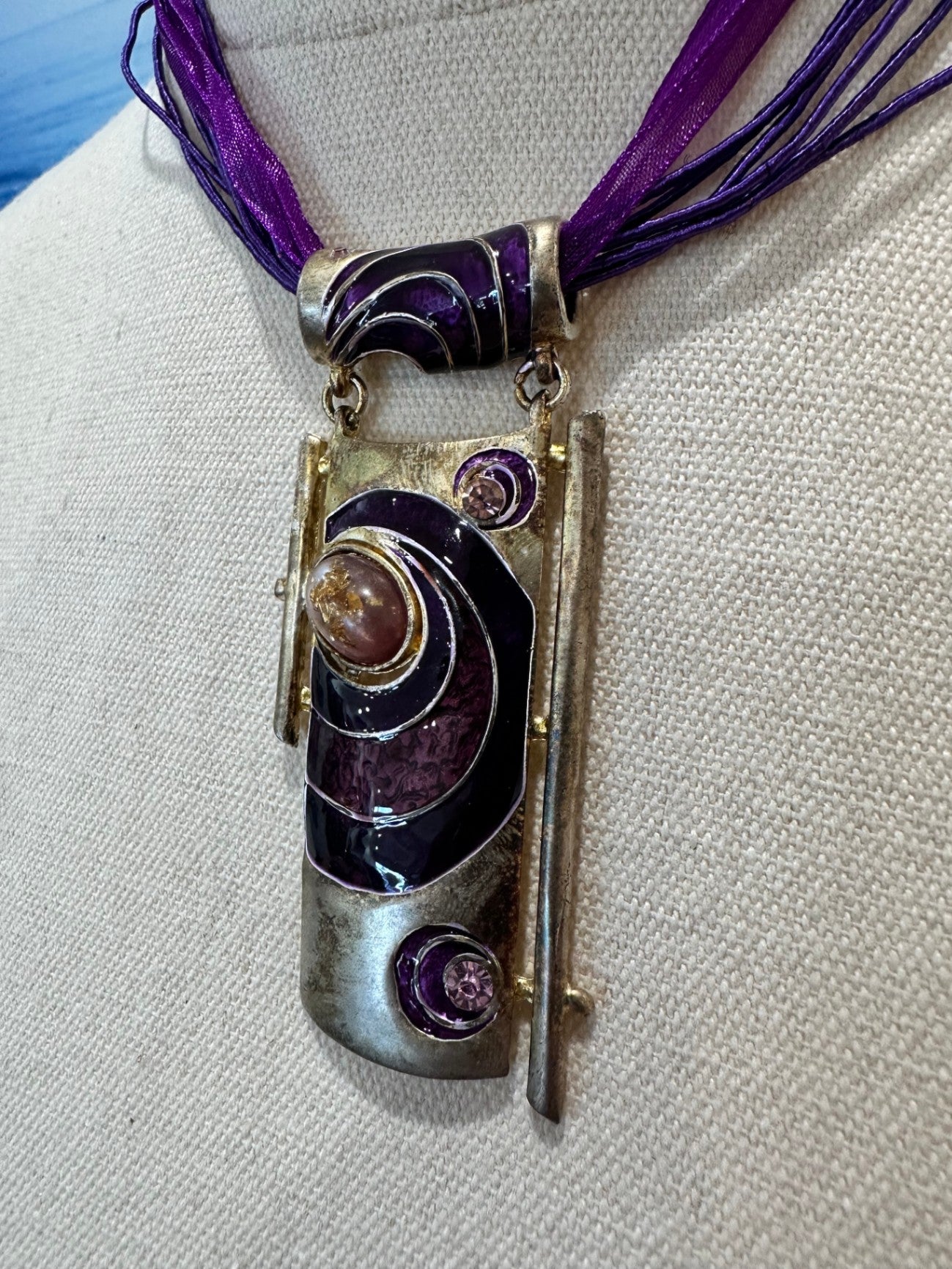 [SALE] Necklace - Purple Oblong Medallion