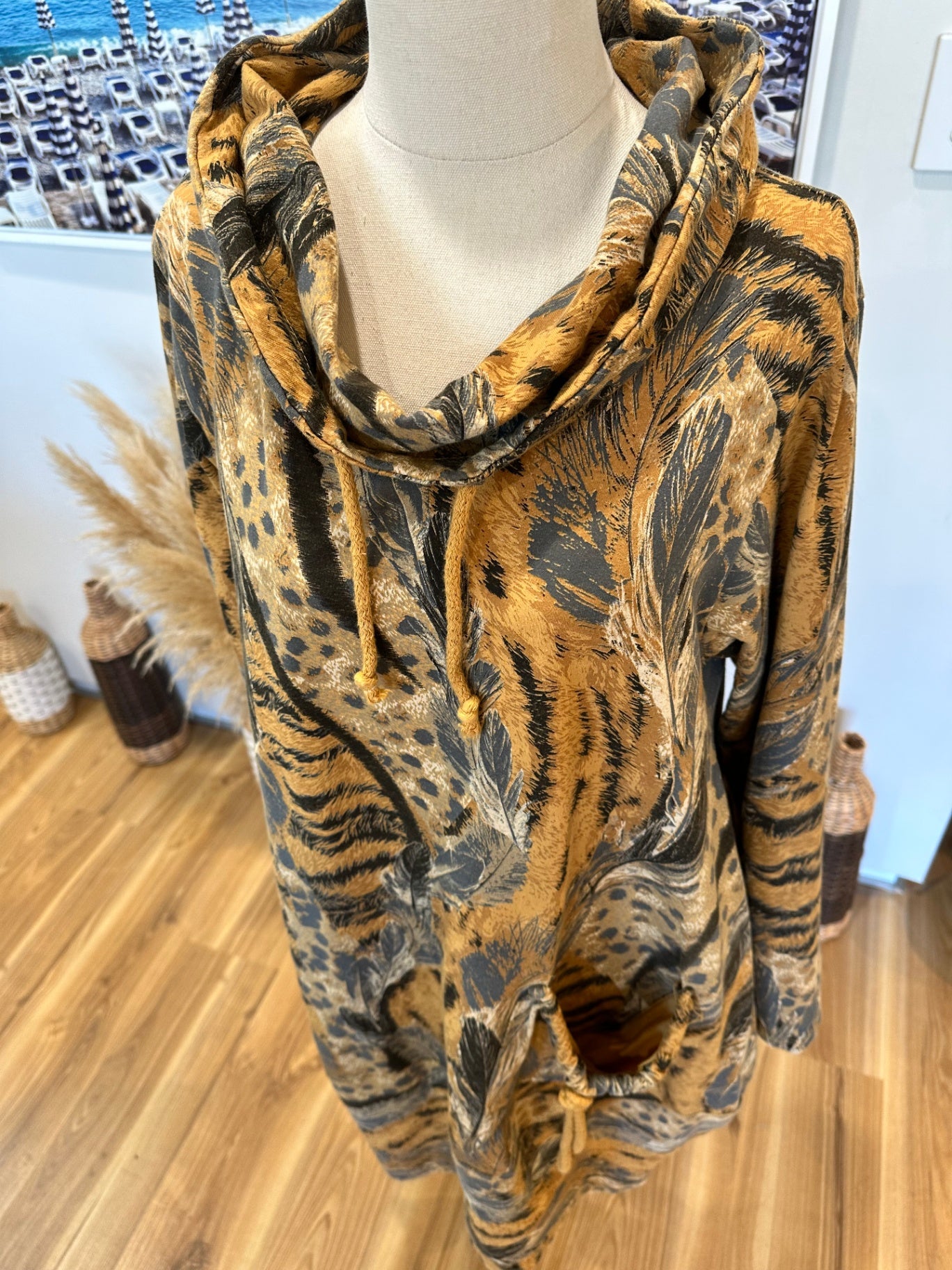 [SALE] Italian Affair - Dress - Small / Medium - Tan brown with feather print