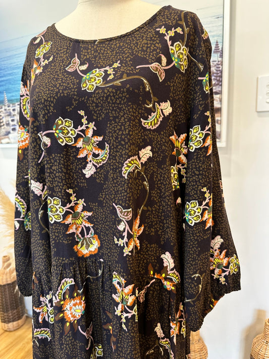 Foil - Boho Maxi Dress - Size 18 - Black with floral pattern