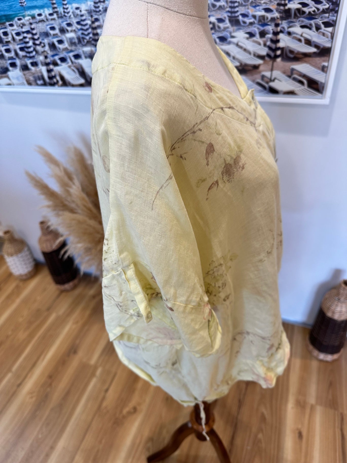 Blouse - Size Large - Light yellow with floral patterns - 100% Linen