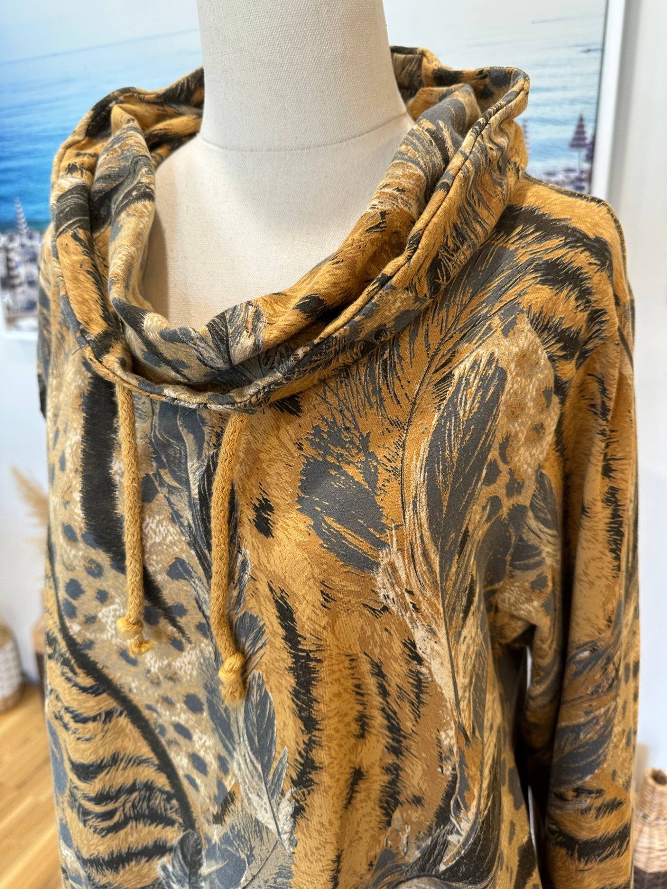 [SALE] Italian Affair - Dress - Small / Medium - Tan brown with feather print