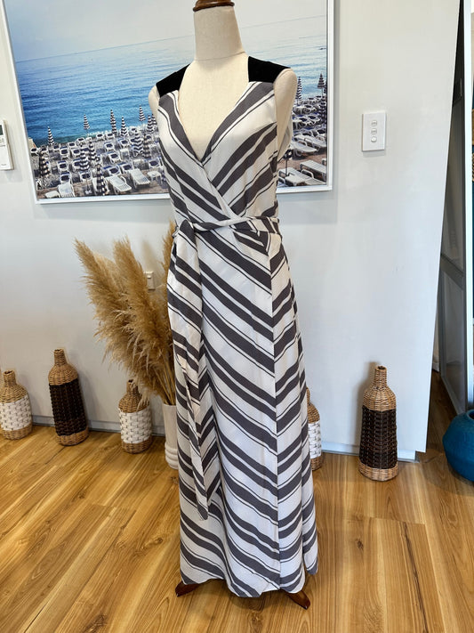 Country Road Dress - Size 10 - Striped: White & Grey