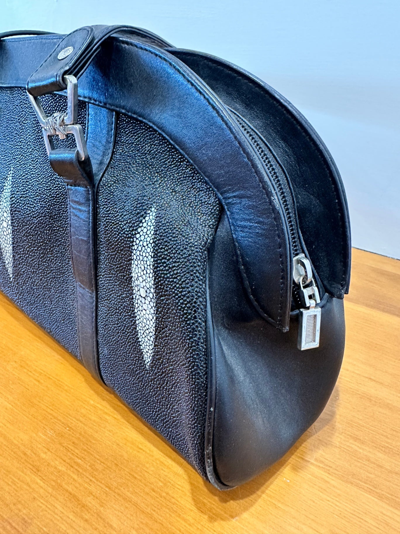 [SALE] Leather Handbag - Black  w Snake Eyes feature - Note flaw on strap