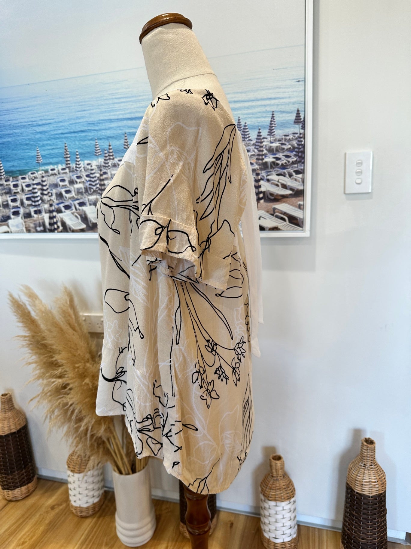 Guess - Blouse - Large - Cream with Floral print