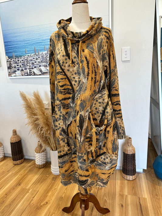 [SALE] Italian Affair - Dress - Small / Medium - Tan brown with feather print