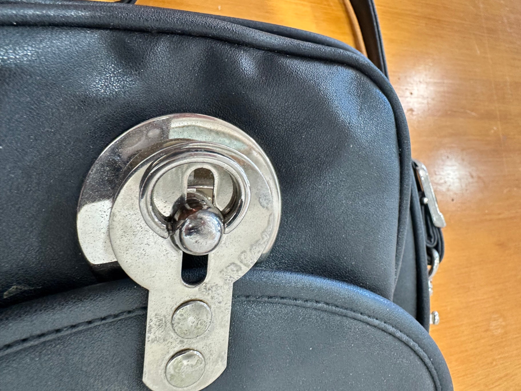 [SALE] Vintage 90's - Cross Body Handbag - Black - Lisa Milano