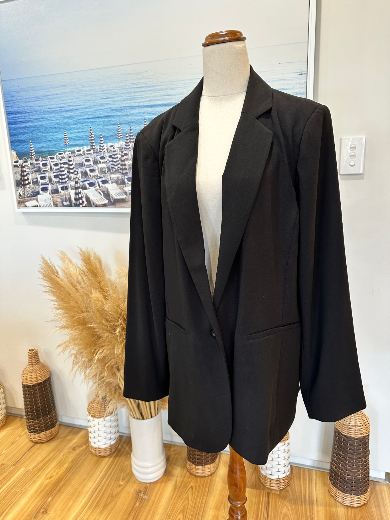 Oliver Black - Boxy Blazer - Size 18 - Black [New without tags]