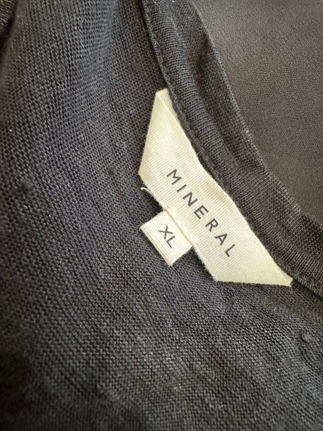 [SALE] Mineral - T-Shirt - Extra Large - Black