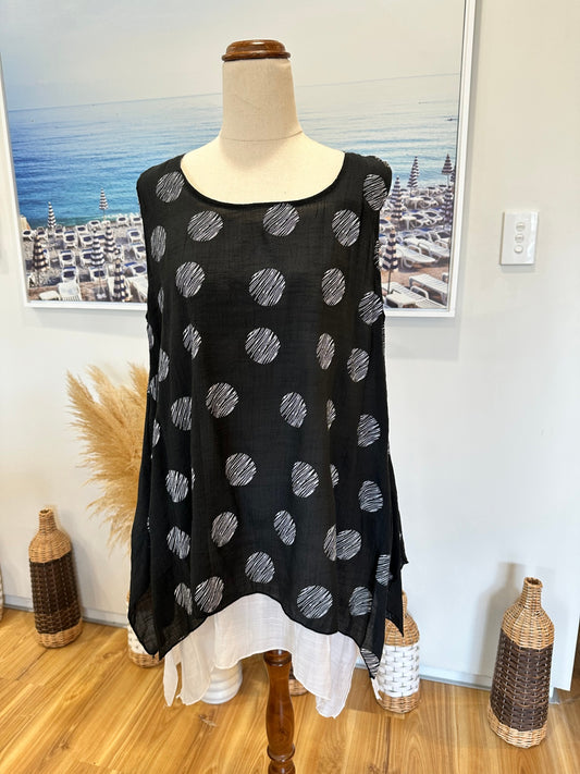 [SALE] La Mode Plus - Singlet Top - Size 12 - Black and white