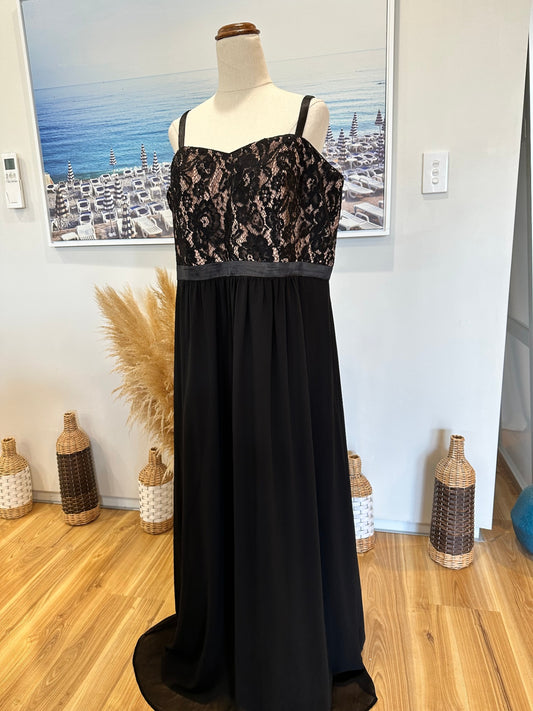 City Chic - Ball Gown - Empire Line with Lace Bust - Size 16