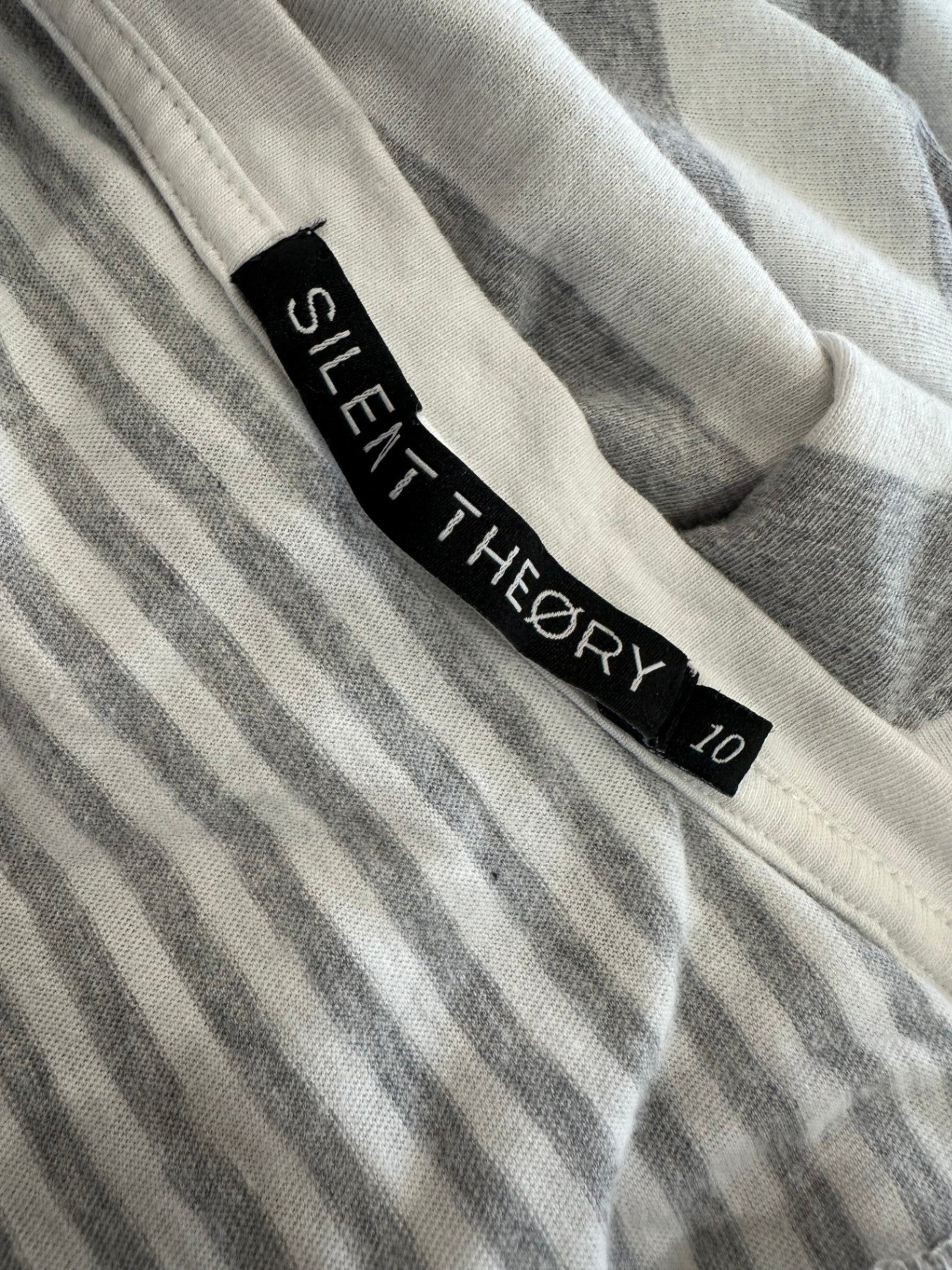 [SALE] Silent Theory - Dress - Size 10 - Grey and White