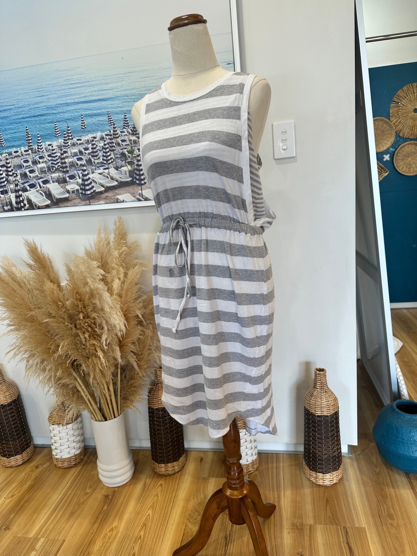 [SALE] Silent Theory - Dress - Size 10 - Grey and White