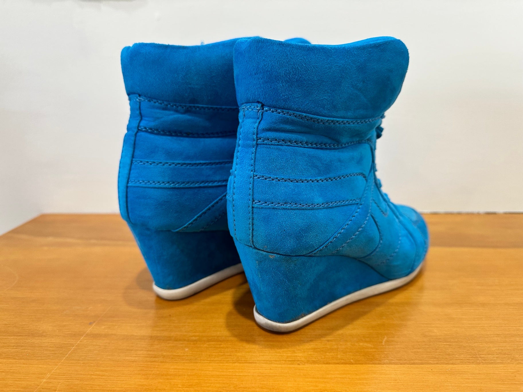 [SALE] High heel sneakers - Vibrant Blue - Size 7 - Suede-like - NOVO