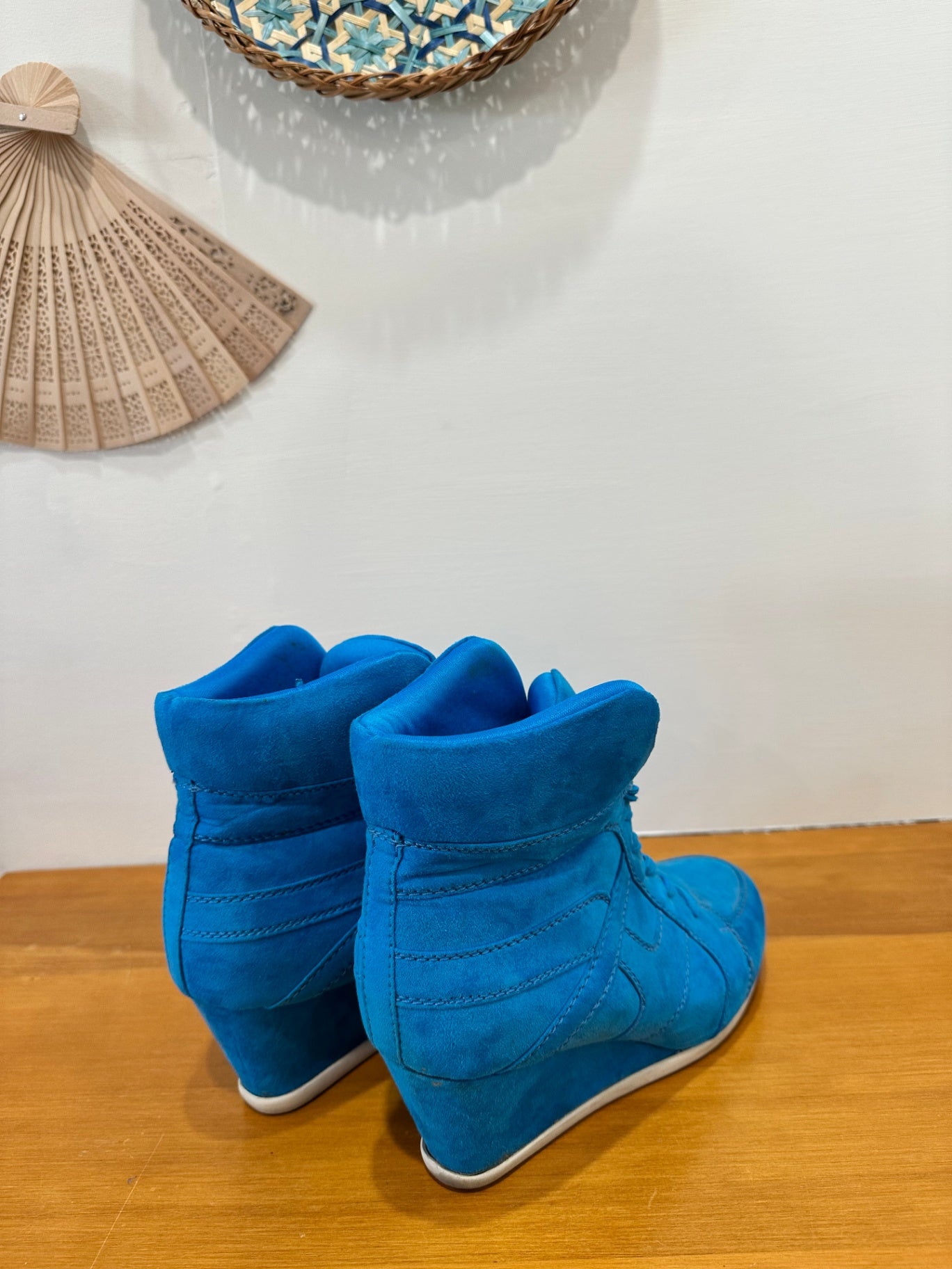 [SALE] High heel sneakers - Vibrant Blue - Size 7 - Suede-like - NOVO