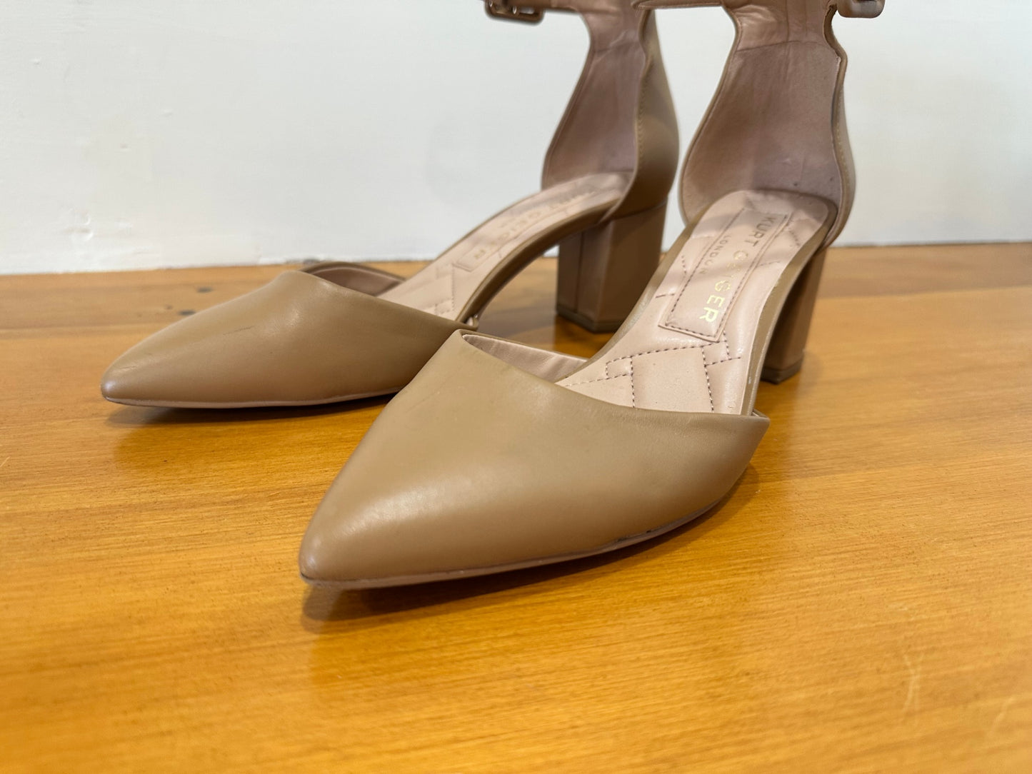 Kurt Geiger - High Heels - Size EU 38 - Beige