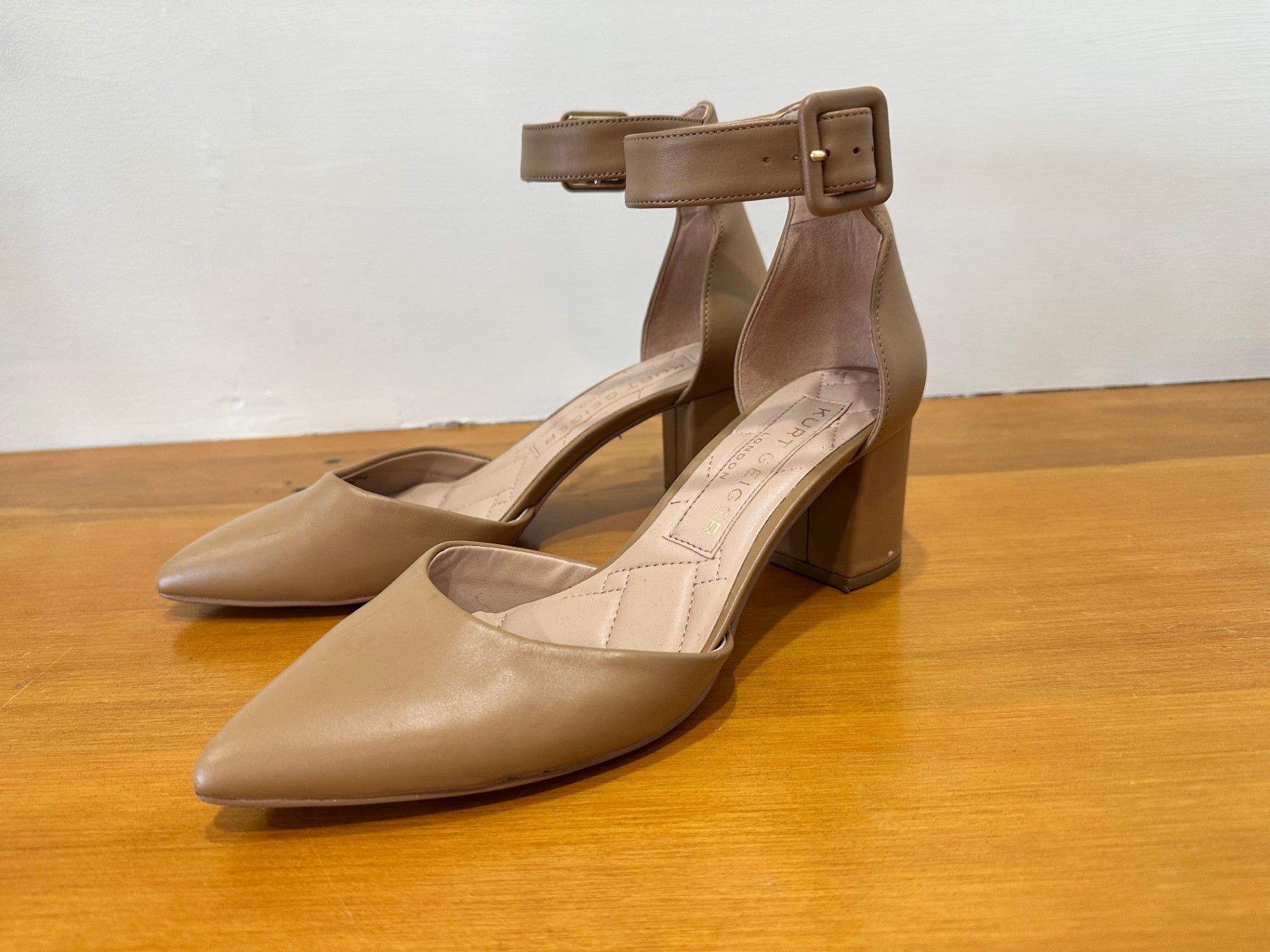 Kurt Geiger - High Heels - Size EU 38 - Beige