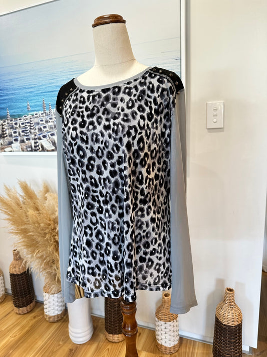 [SALE] La Strada Blouse - Large / Extra Large - Black and white