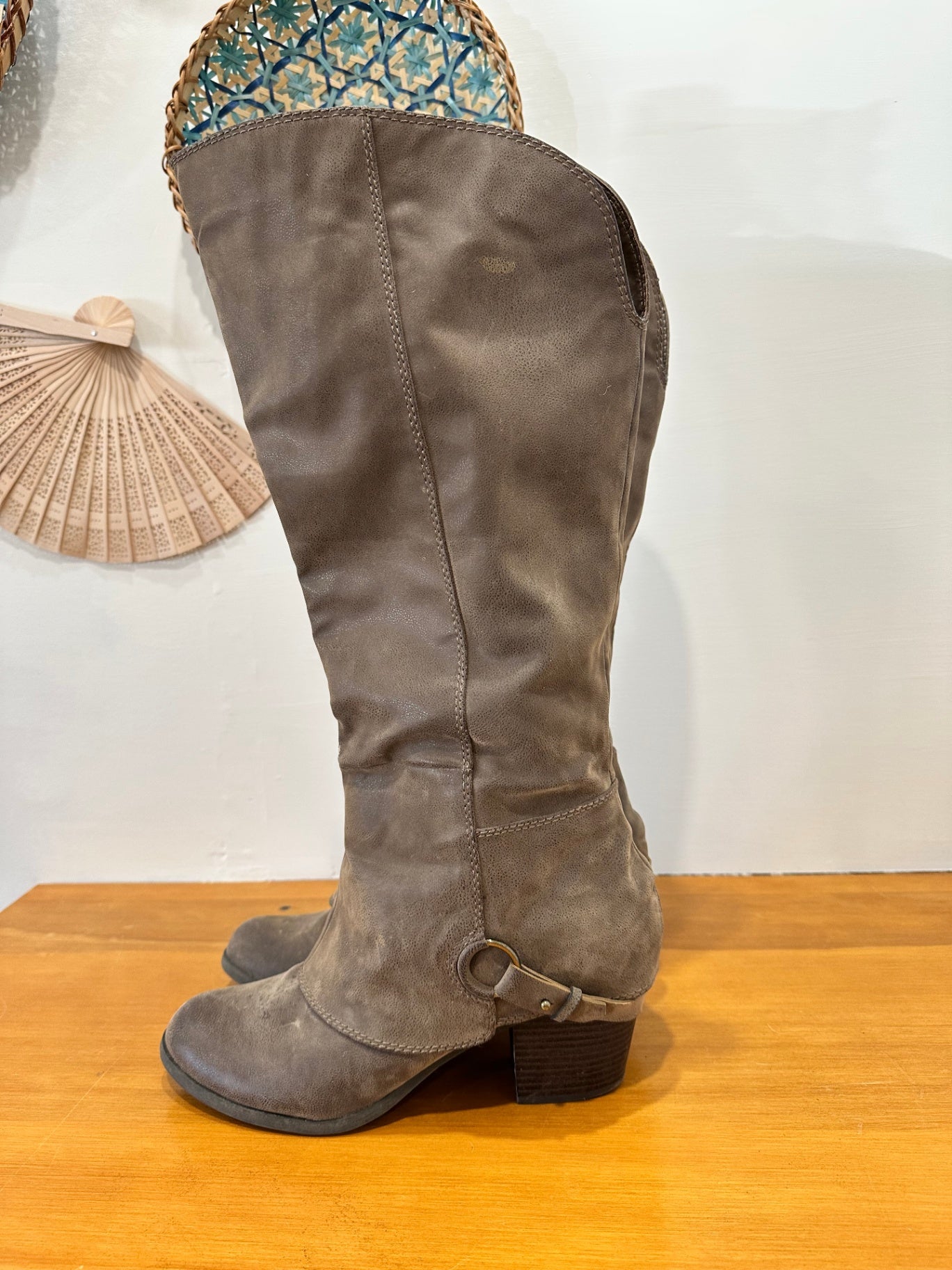Fergalicious - Knee High Boots - Cowgirl - EU 41 (approx) - Believe Leather - Brown - RRP $137 USD