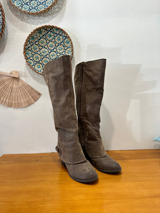 Fergalicious - Knee High Boots - Cowgirl - EU 41 (approx) - Believe Leather - Brown - RRP $137 USD