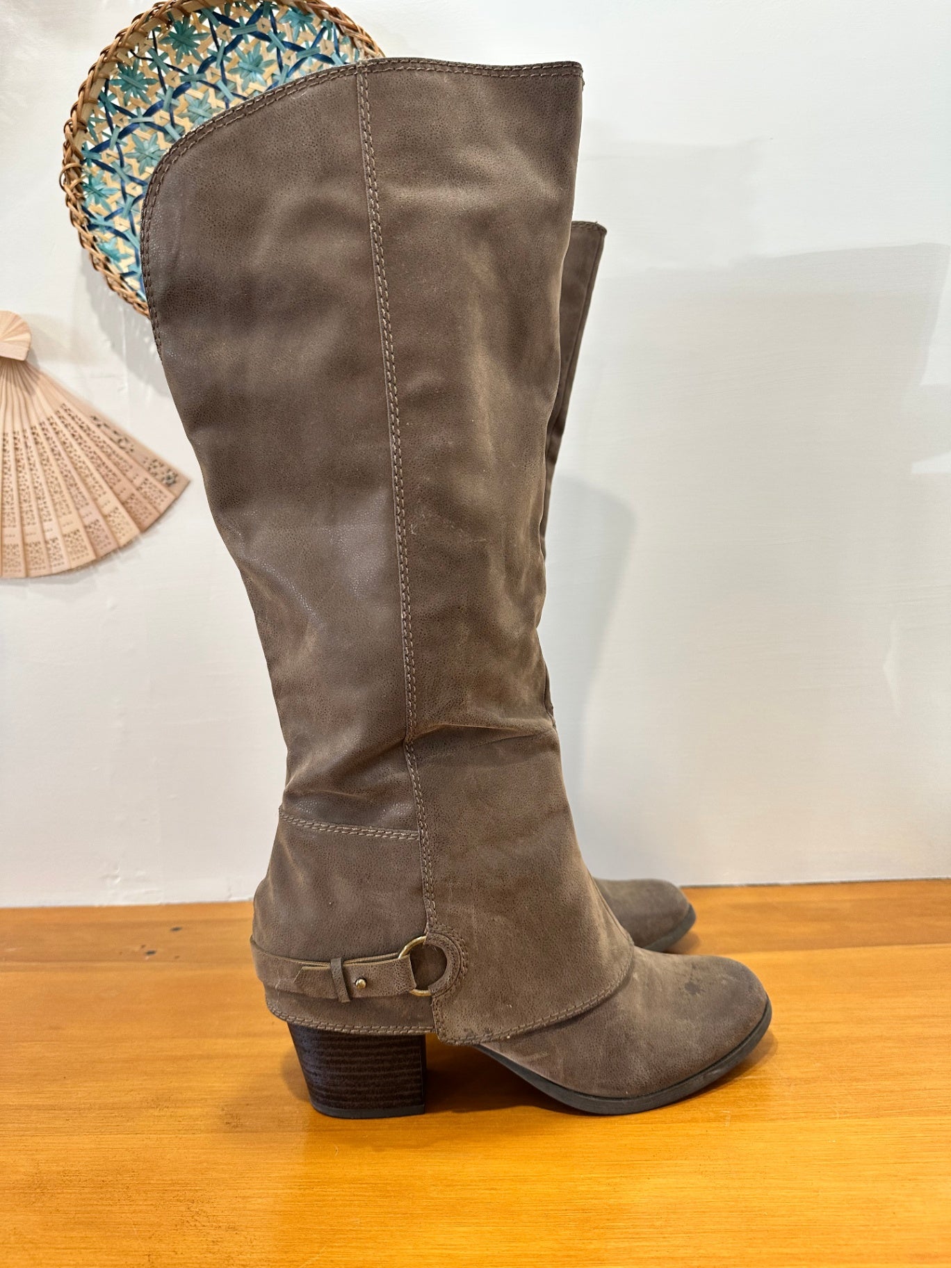 Fergalicious - Knee High Boots - Cowgirl - EU 41 (approx) - Believe Leather - Brown - RRP $137 USD