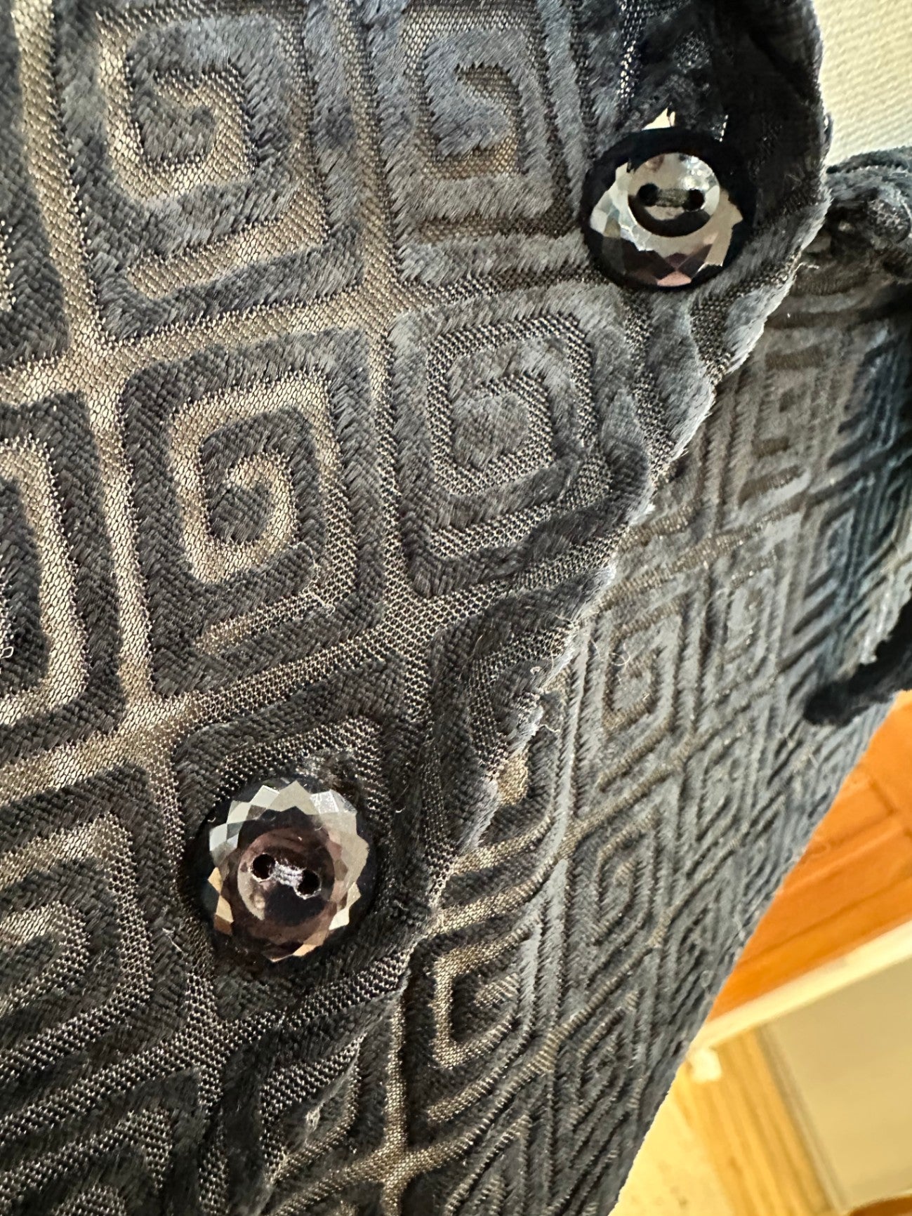 Paulls - Velvet Blouse - Medium - Black