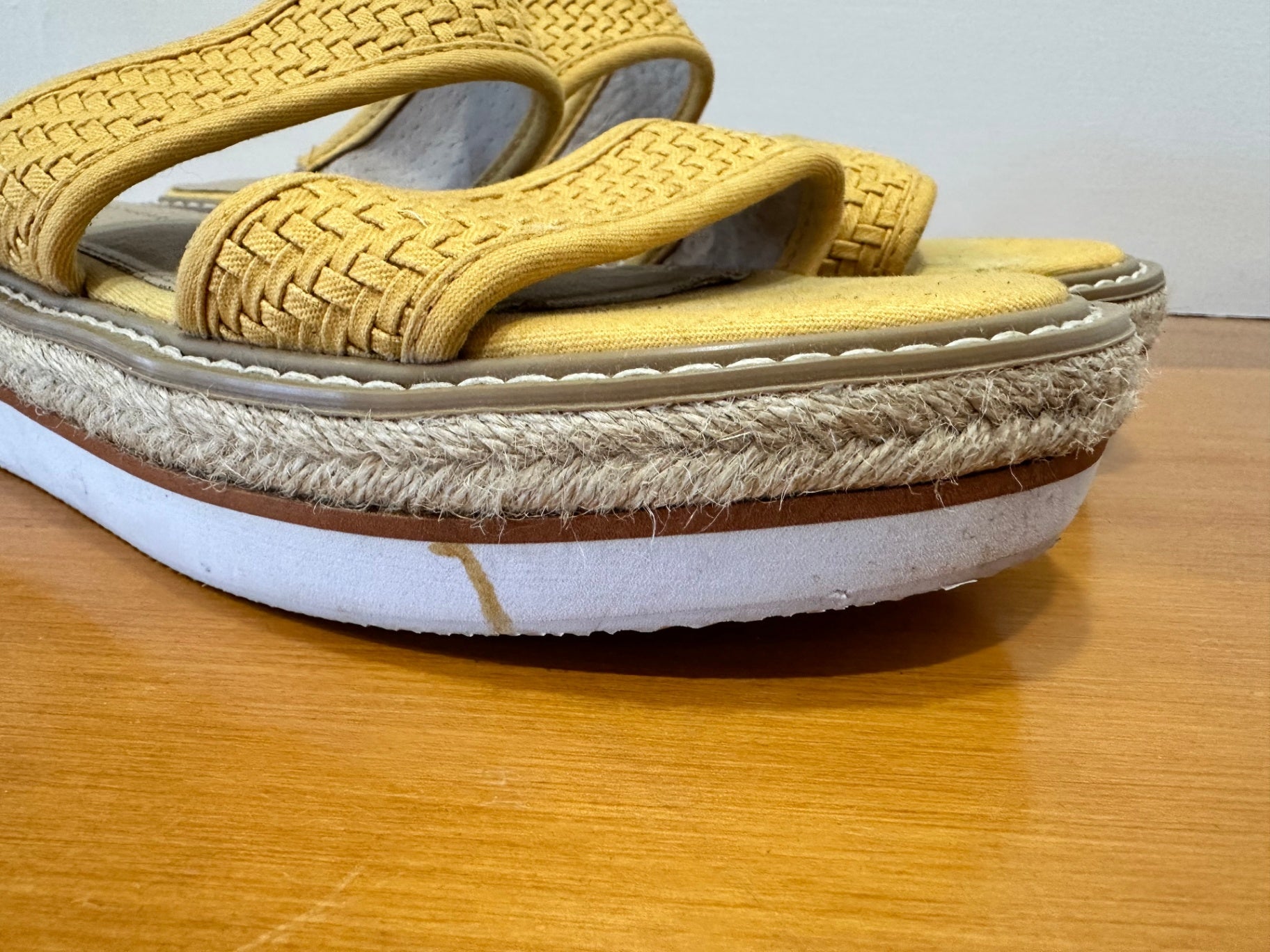 SKIN Footwear - Sandals - Size EU 41 - Yellow / Mustard