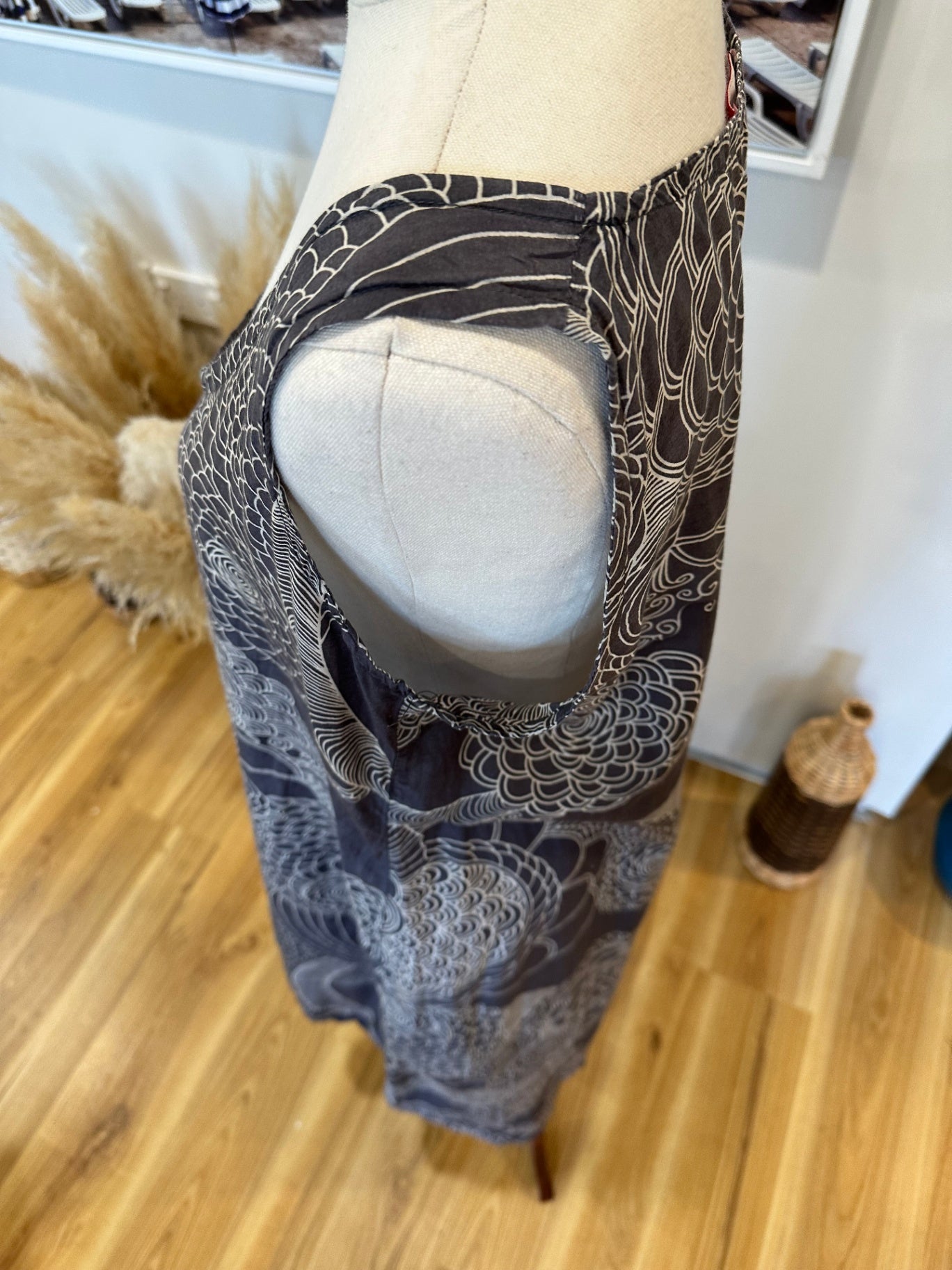 Caravan - Dress - Size: Large - Grey + Cream - 95% Silk + 5% Cotton