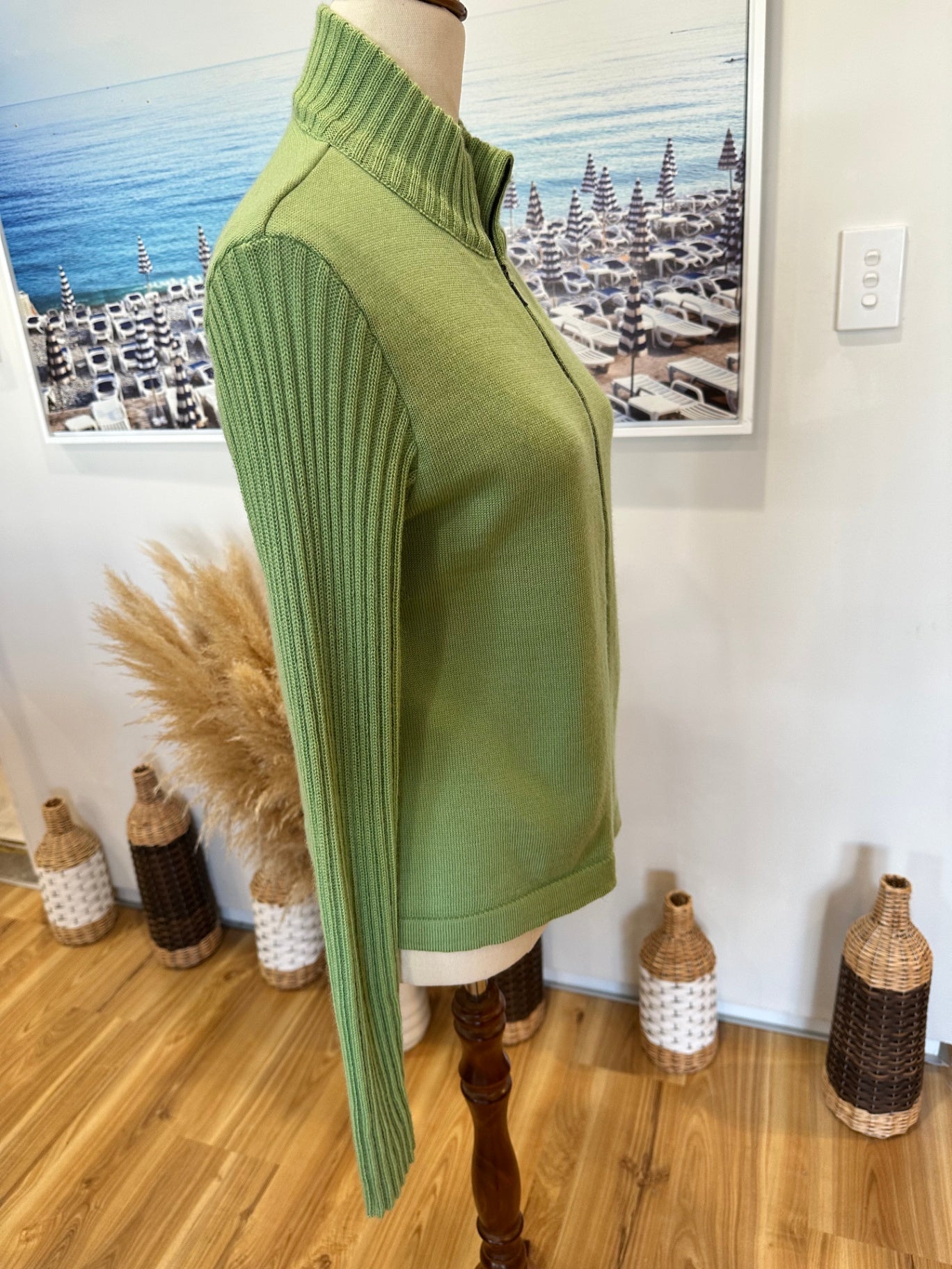 Felecity - Made in New Zealand - 100% Wool - Zipped Jumper - Size Small - Pale Green