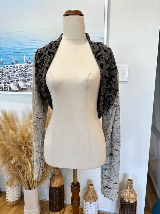 Jellicoe - Made in New Zealand - Shrug / Cardigan - Medium 
