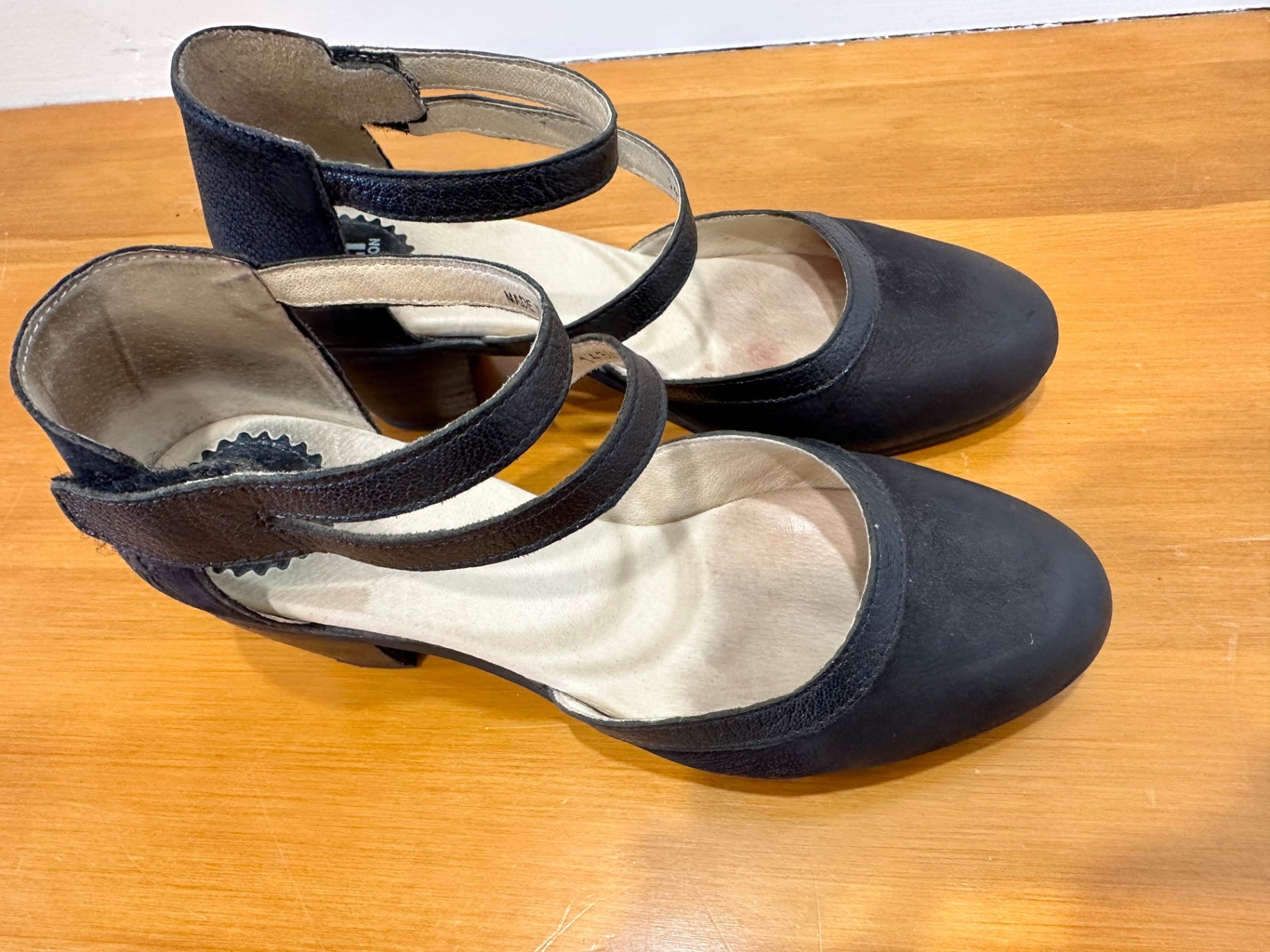 FLY London Heels - Size 39 - Black