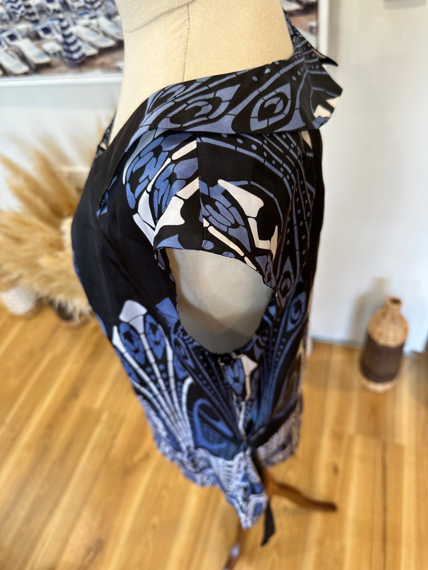 Rockmans Blouse - Size 14 - Black, Blue, White