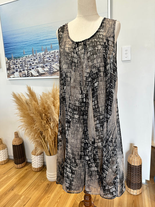 Scope - Dress - Size 14 - Black, Beige