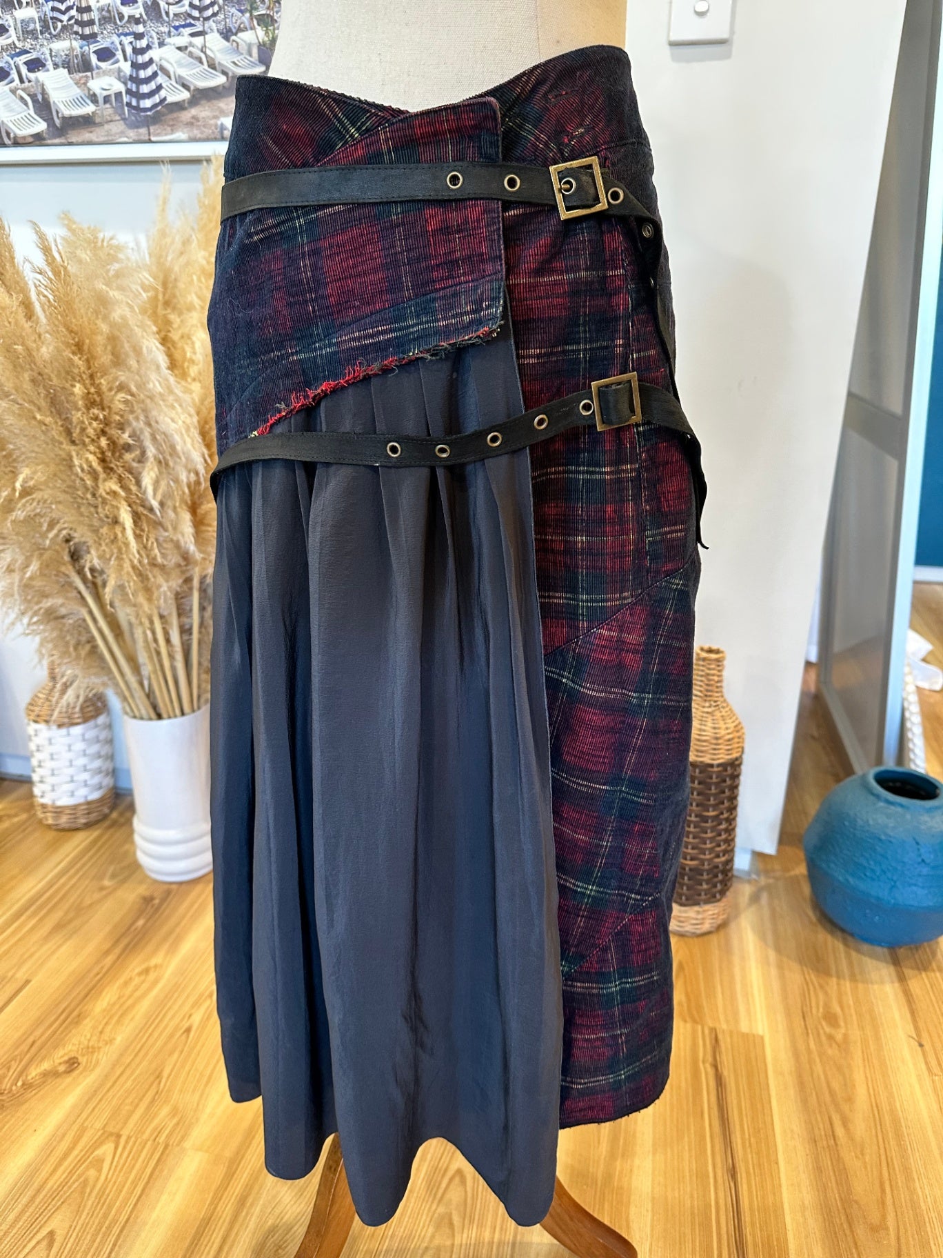 Sharon Washob - Tartan Grunge Skirt - Medium - Black and red plaid - Silk / Cotton / Leather