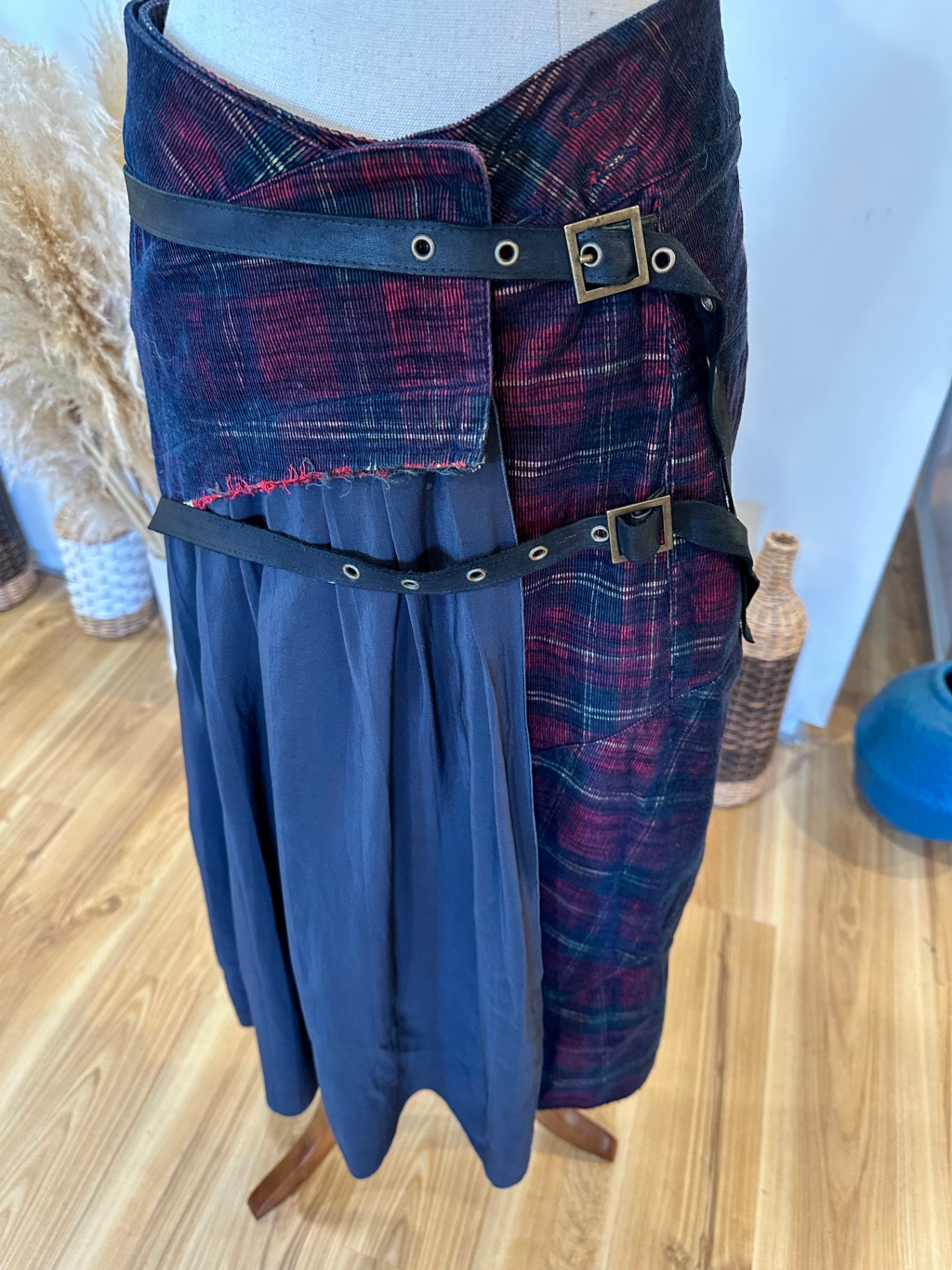 Sharon Washob - Tartan Grunge Skirt - Medium - Black and red plaid - Silk / Cotton / Leather