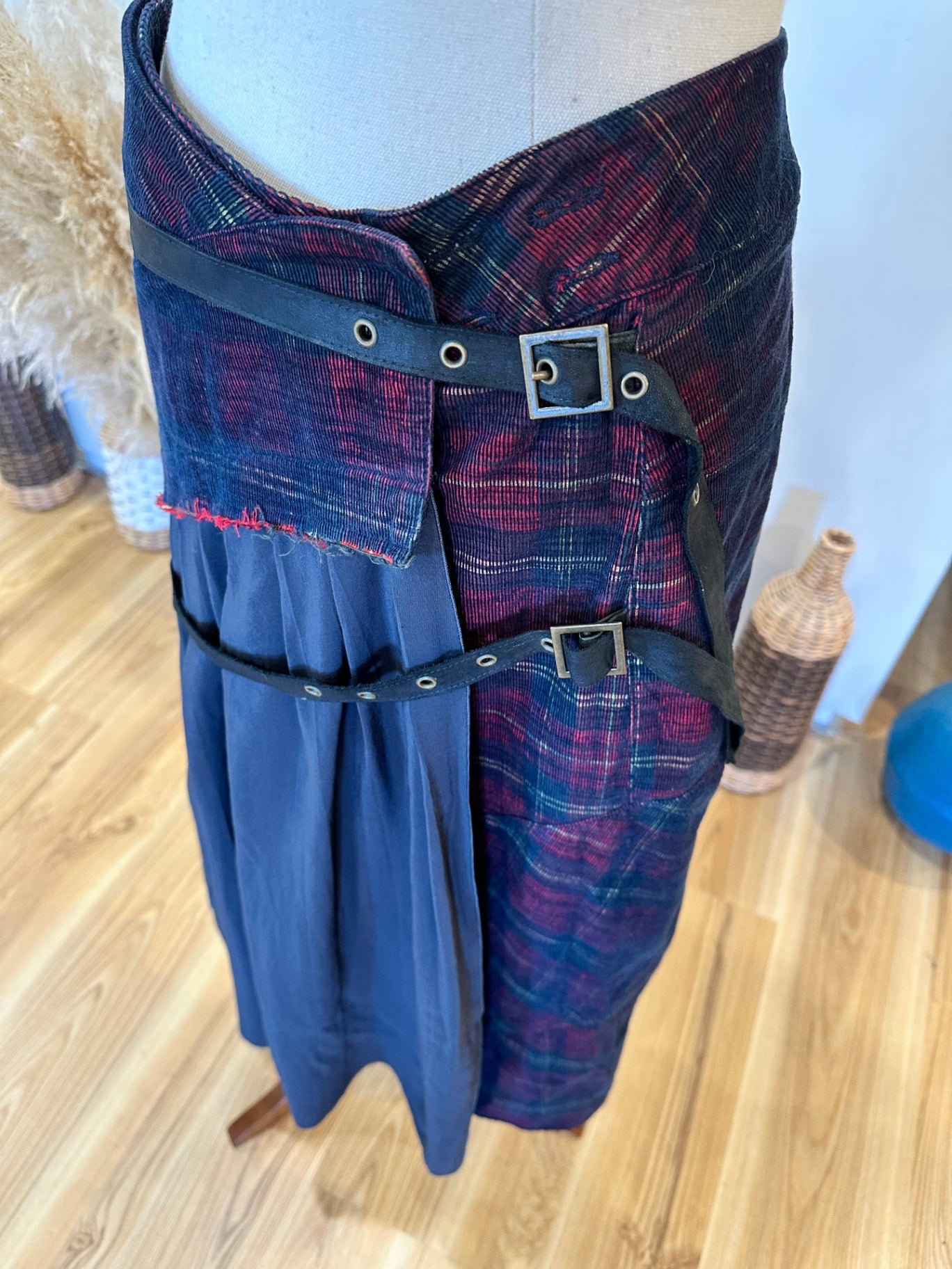 Sharon Washob - Tartan Grunge Skirt - Medium - Black and red plaid - Silk / Cotton / Leather