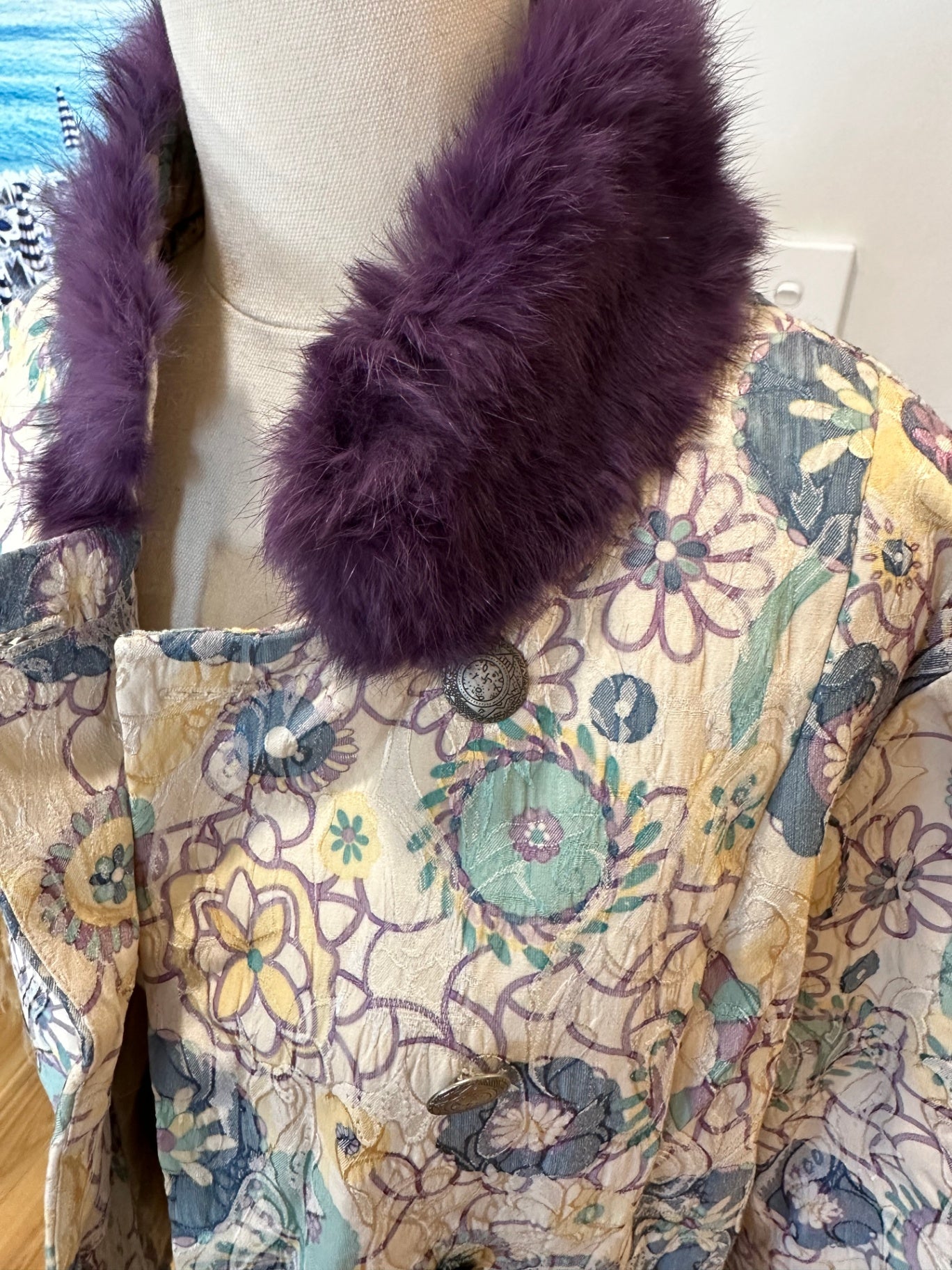 Vintage - Quilted Jacket - EU 42 Medium / Large - Purple tones w Faux Fur Collar