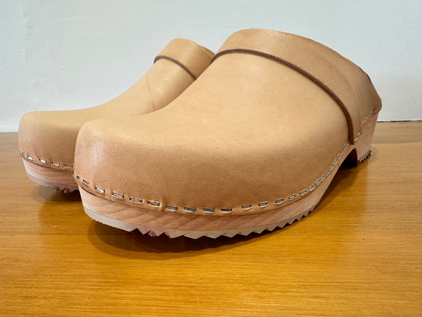 Funkis Clogs - Size EU 40 - Tan (Cork like material)