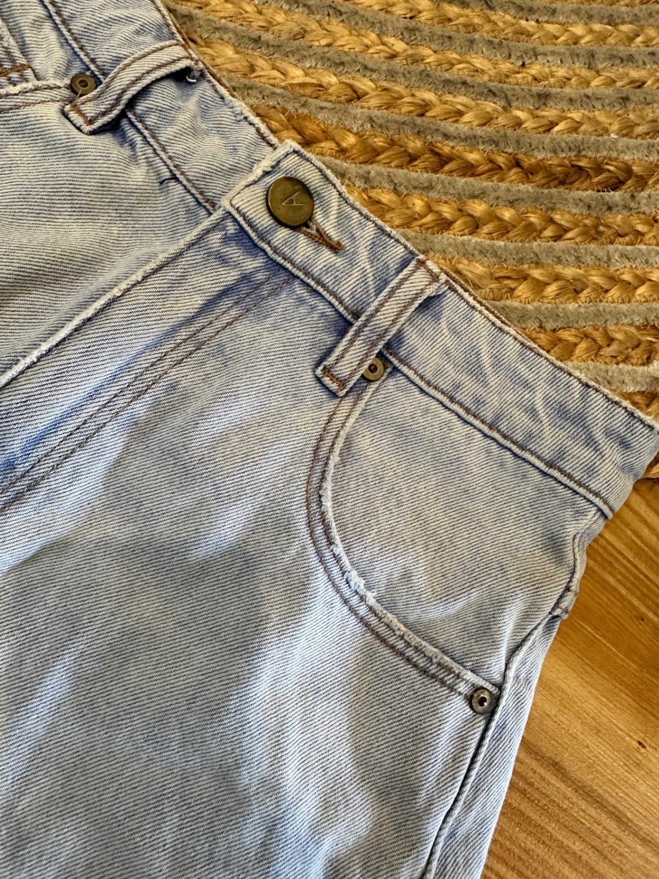 Abrand - Cropped Shorts - Size 8 - Light Blue