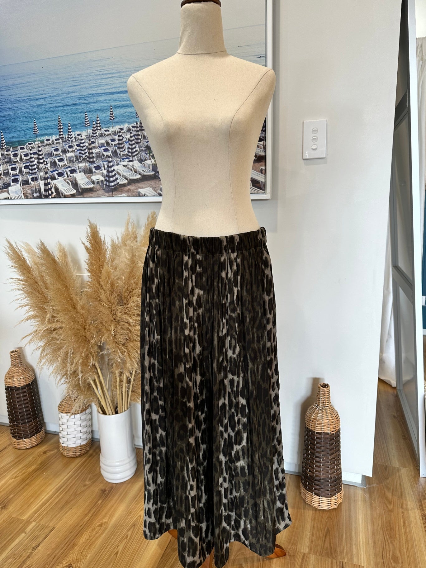 Witchery - Skirt - Size 10 - Black and brown leopard print