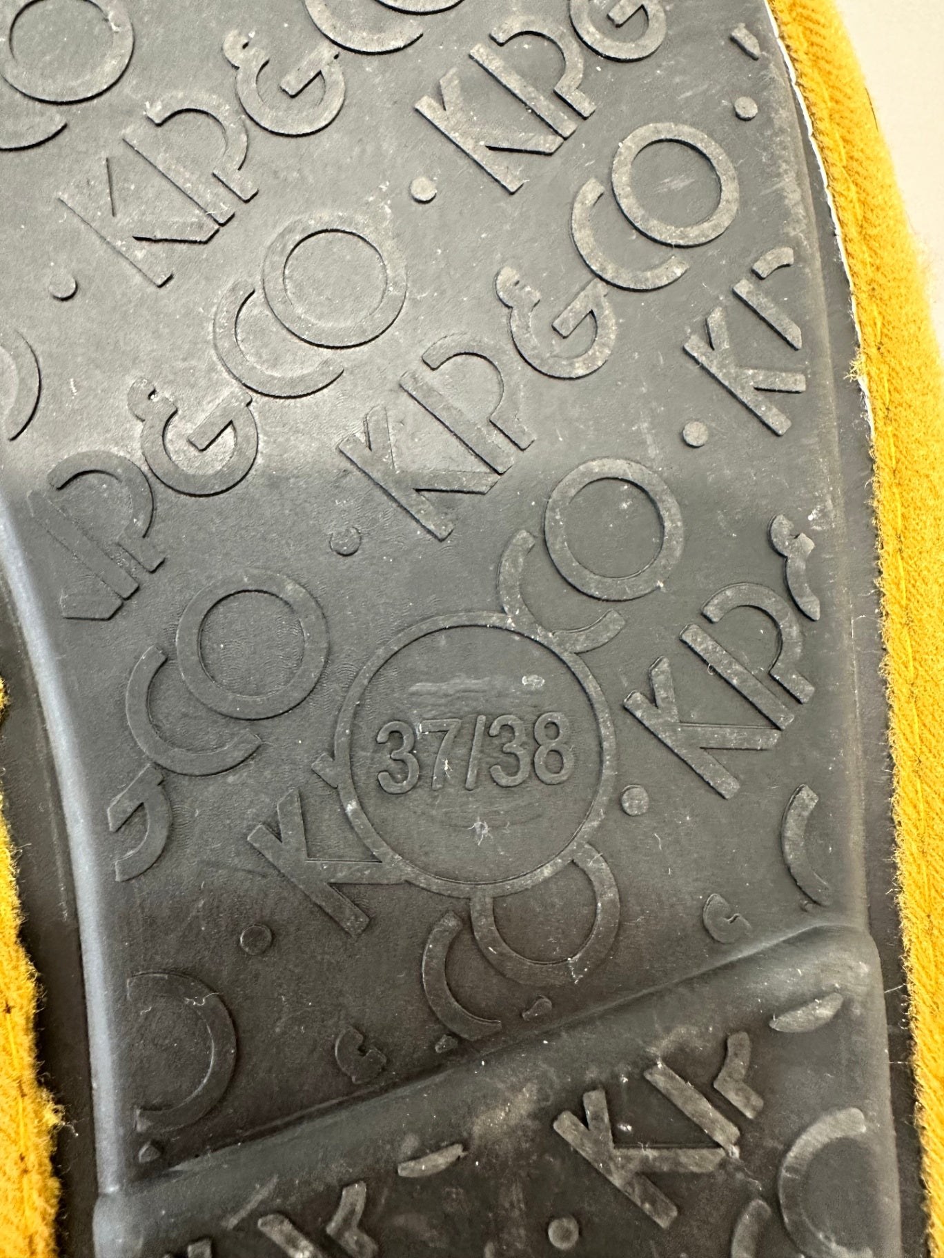 Kip & Co Slippers - Size EU 37 / 38 - Yellow, Pink, Cream