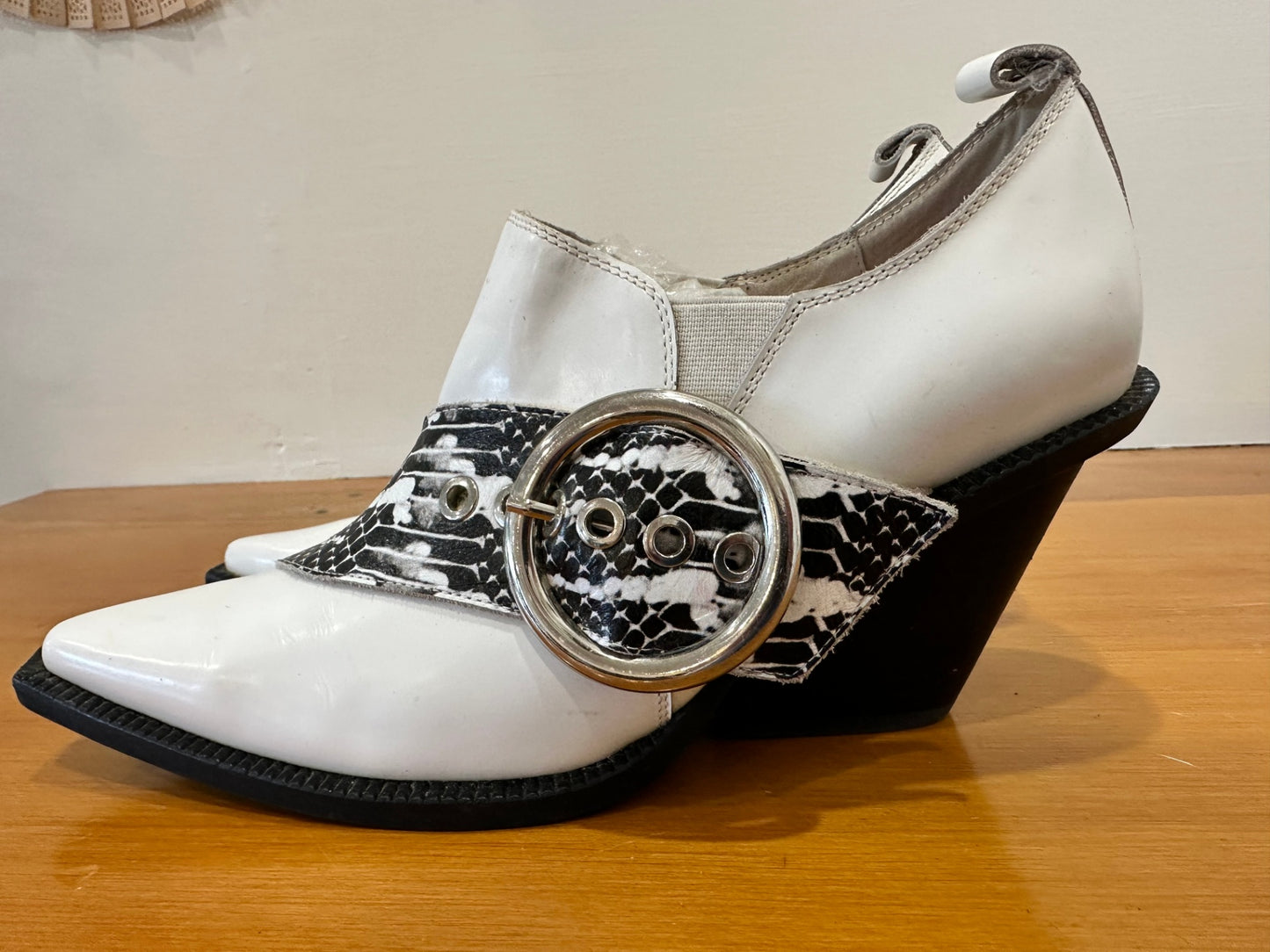 Jeffrey Campbell - Cowboy Heels - Size EU 38 - White and black