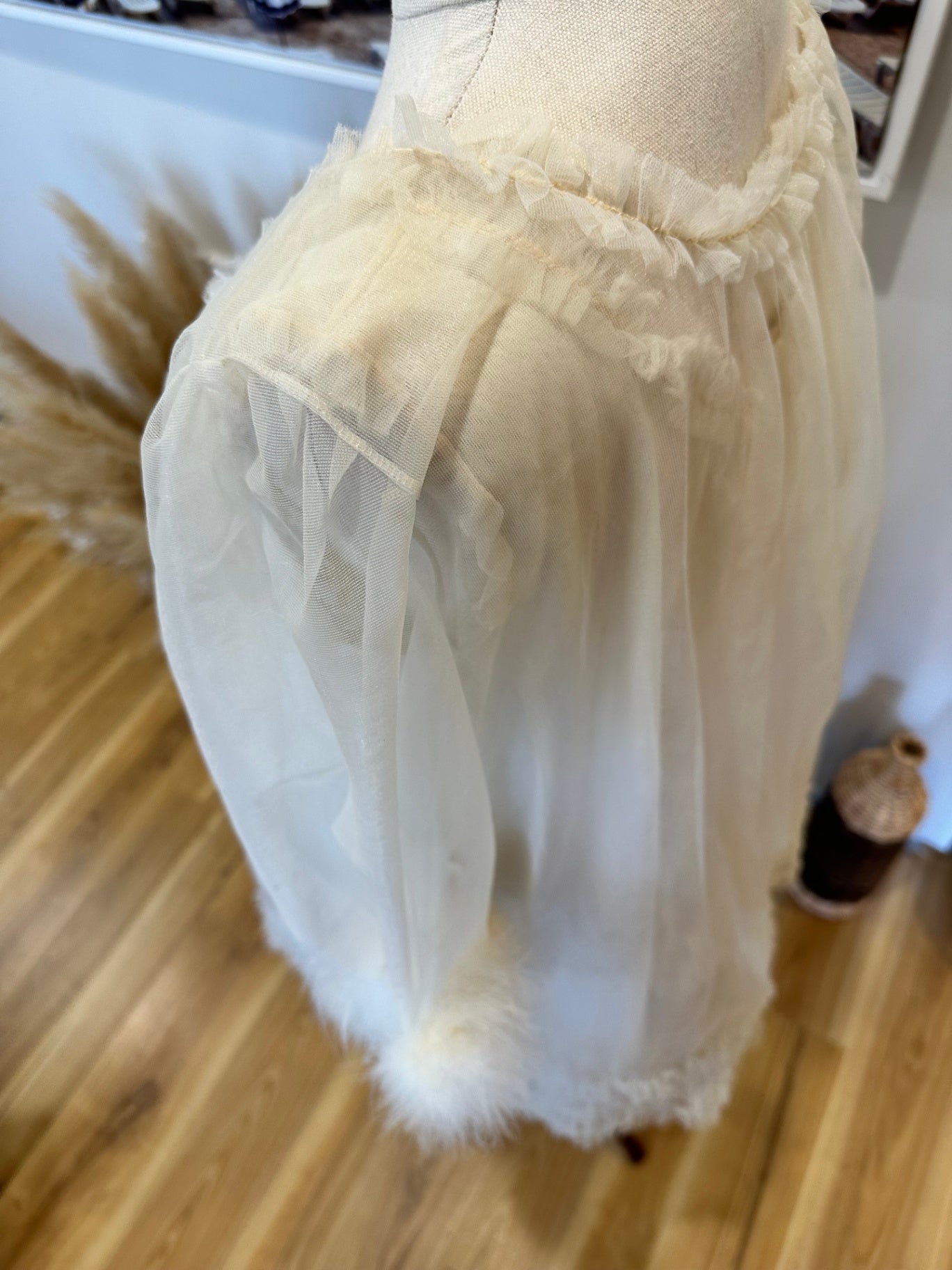 Vintage Wedding Sleepwear - Nightie & Dressing Gown - Medium - Cream / White