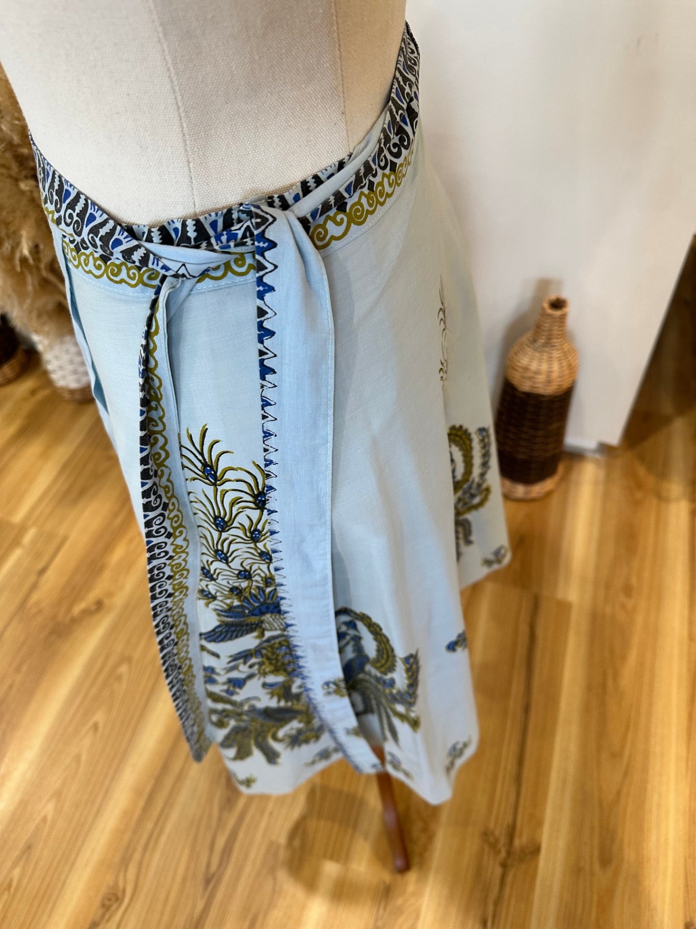 Vintage - Wrap Around Skirt - One Size - Pale Blue with Peacock Print
