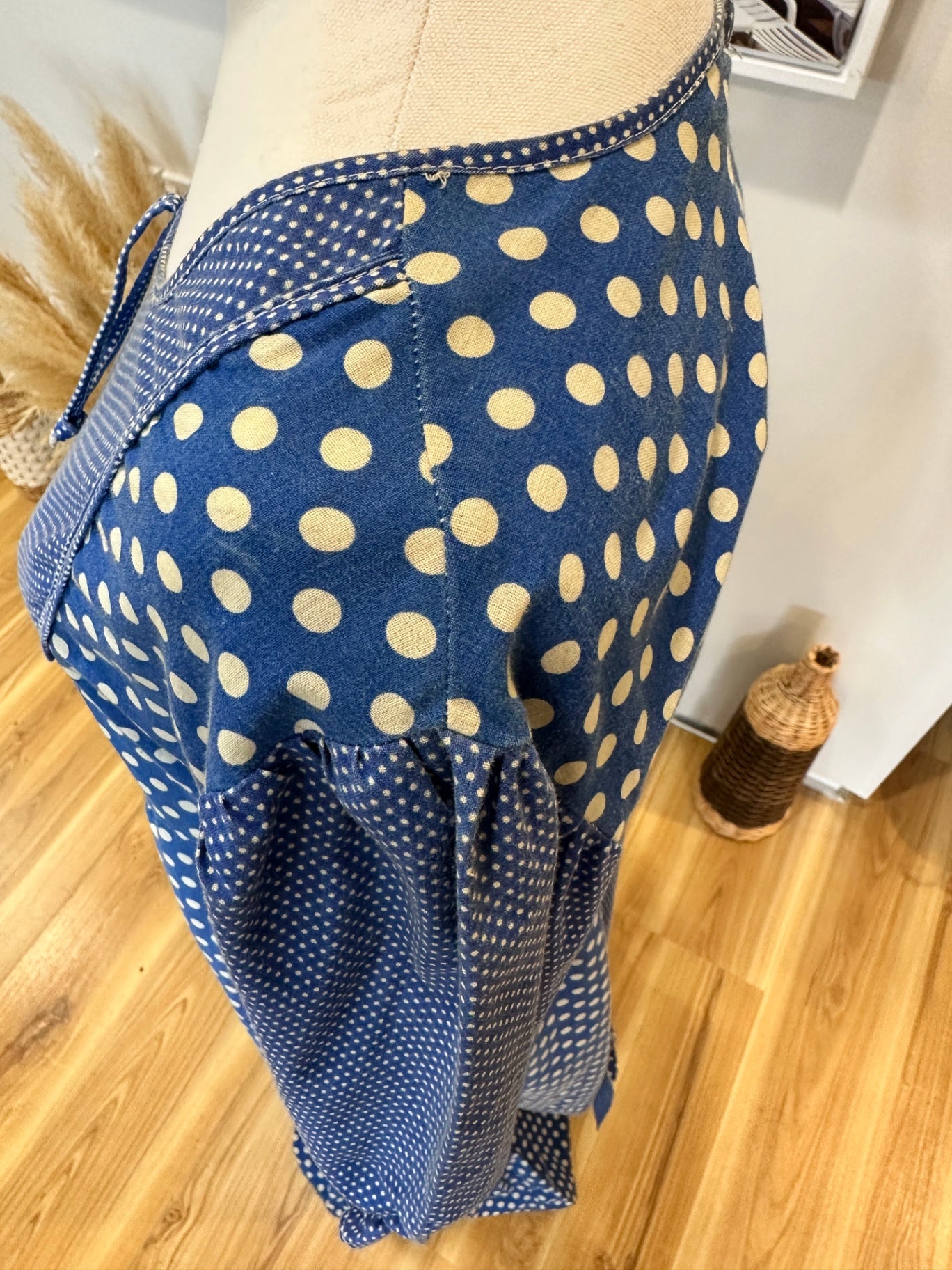 Vintage Dress - Size Medium - Blue with white polka dots - Cottagecore