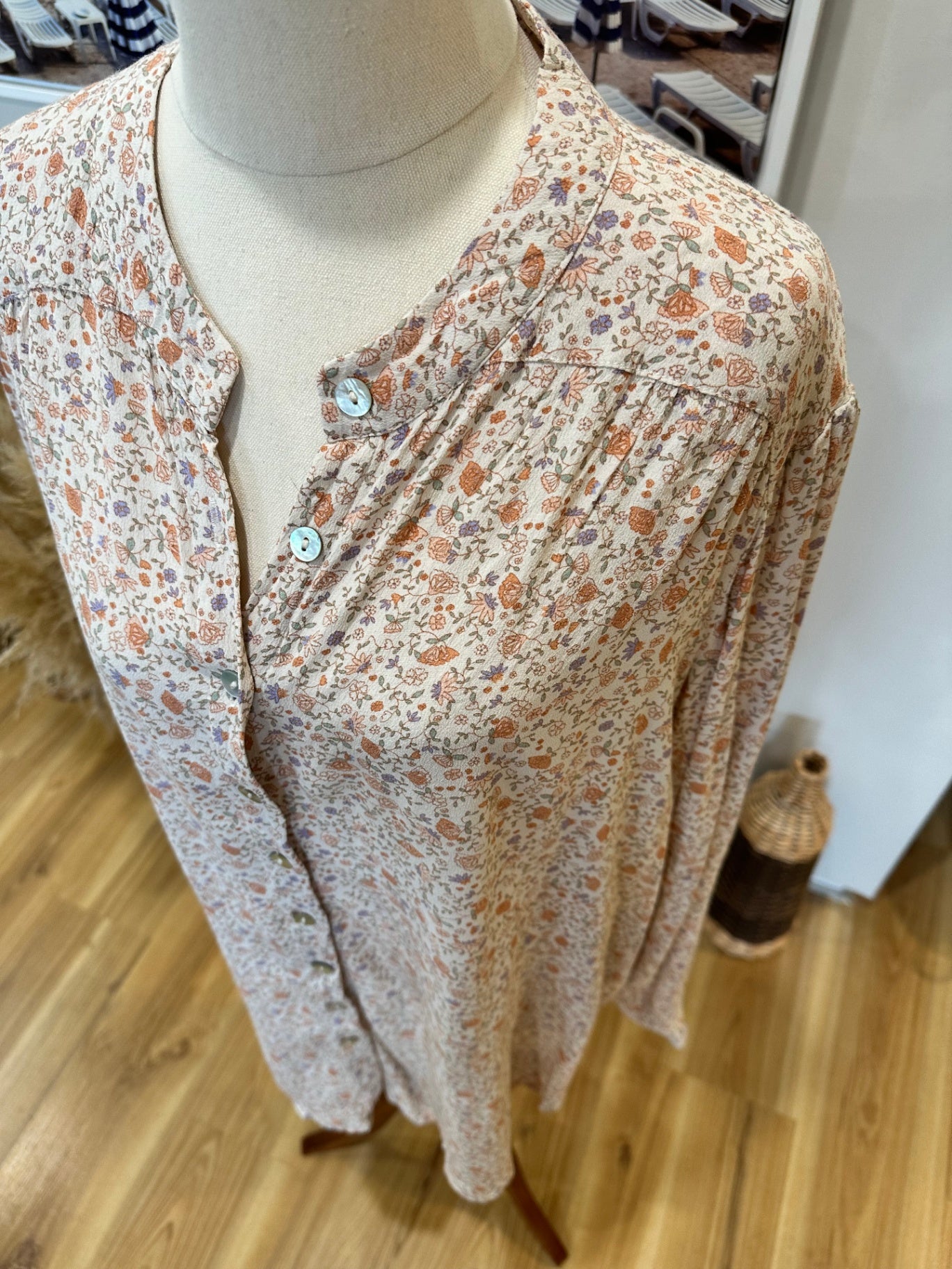All About Eve - Bohemian Shirt - Large - Beige with floral pattern