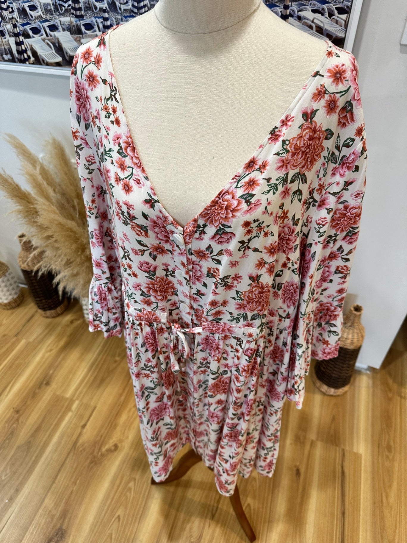 Dreamcatcher - Dress - Size 12 - Pink and white with floral pattern