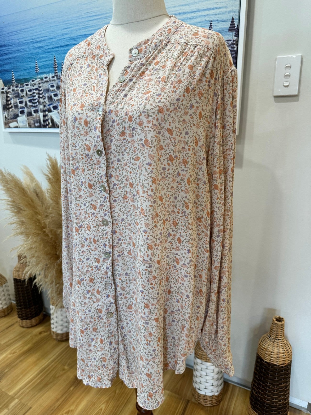 All About Eve - Bohemian Shirt - Large - Beige with floral pattern