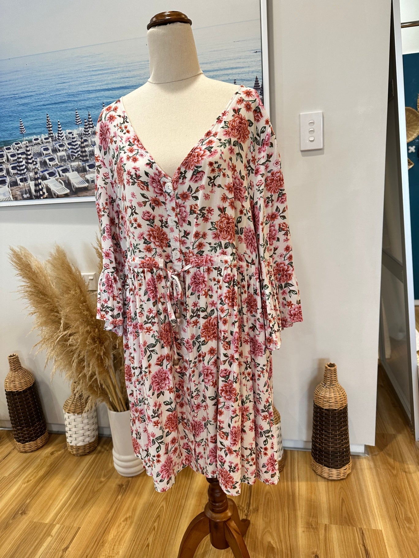 Dreamcatcher - Dress - Size 12 - Pink and white with floral pattern