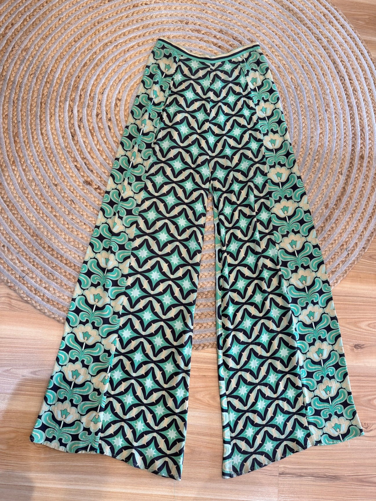 Nine Lives Bazaar - Palazzo Pants - Size 10 - Green