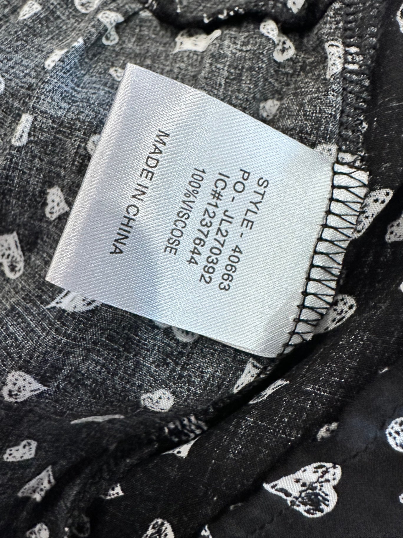 Threadz Blouse - Size 18 - Black and white w Hearts